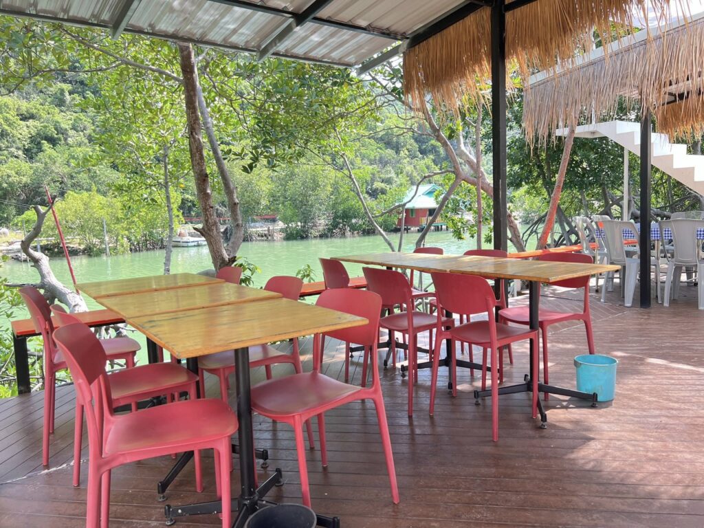 chai khlong cafe1