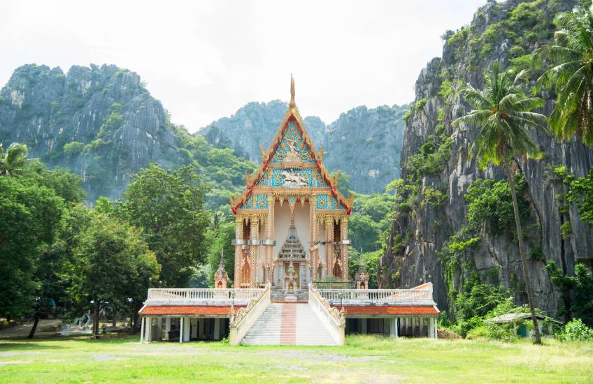 sam roi yot temples