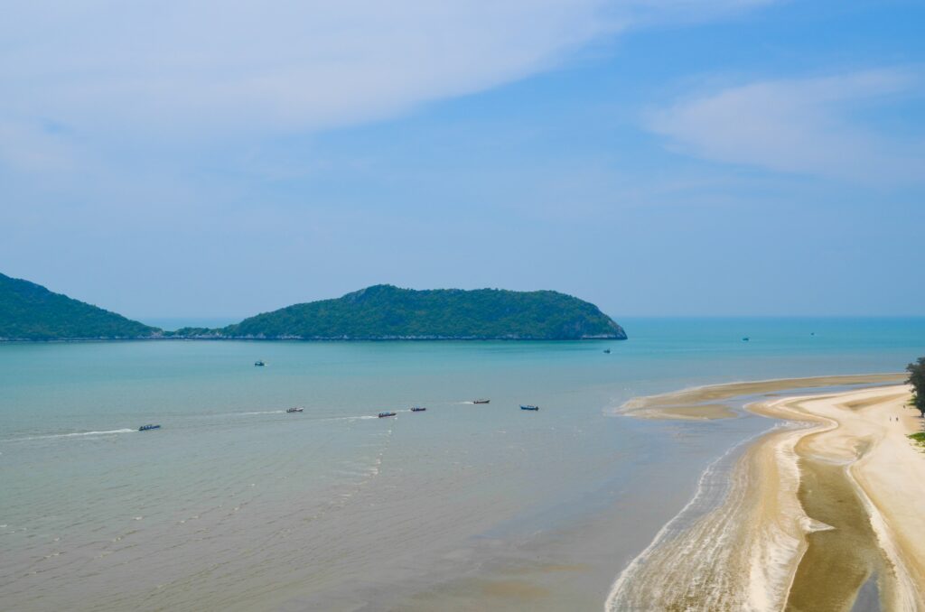 Sam Phraya Beach
