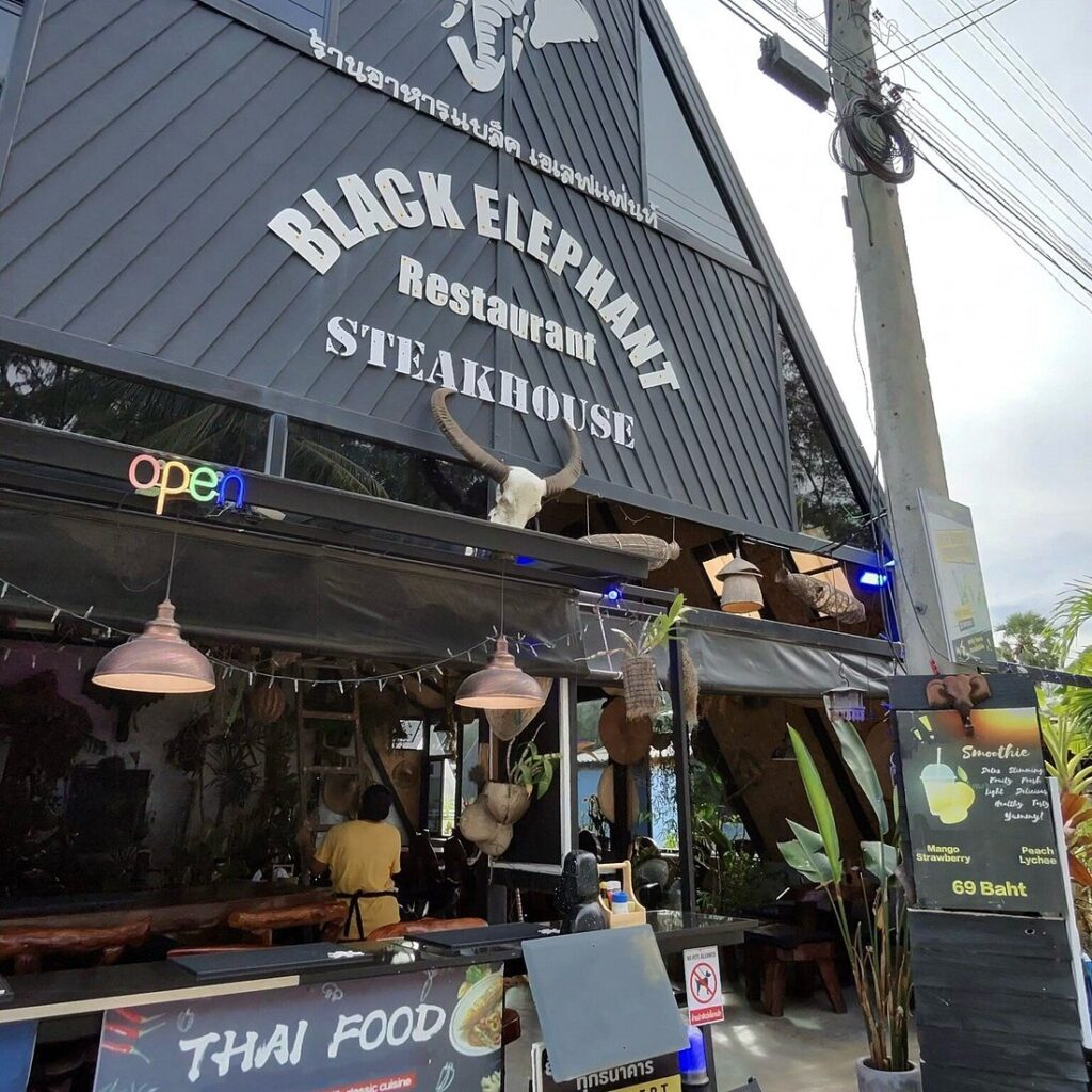 Black Elephant Restaurant สามร้อยยอด: The Best Amazing Iconic 10/10 black elephant restaurant