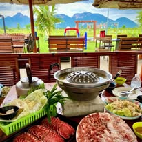 ทุ่งนาทุ่งหญ้าและขุนเขา Green Fields and Mountains สามร้อยยอด: The Best Amazing Iconic 10/10 green fields and mountains