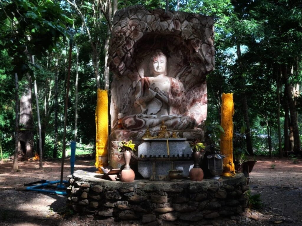 สำนักสงฆ์ป่าช้างขาว ป่าหมาก Pa Chang Khao Monastery สามร้อยยอด: The Best Amazing Iconic 10/10 pa chang khao monastery