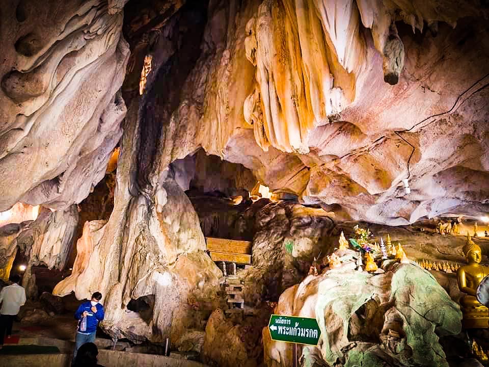 ถ้ำพระประทุน Phra Prathun Cave สามร้อยยอด: The Best Amazing Iconic 10/10 phra prathun cave